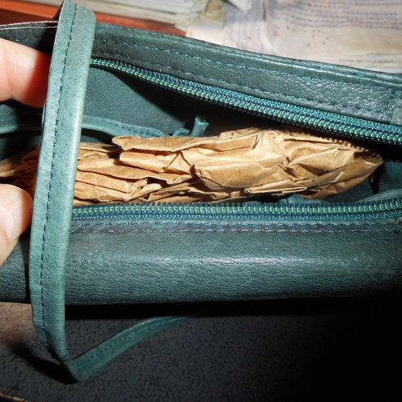 Wilsons Leather Ladies Cross Body Purse, Adventure Bound, New With Tags - Picture 9 of 9